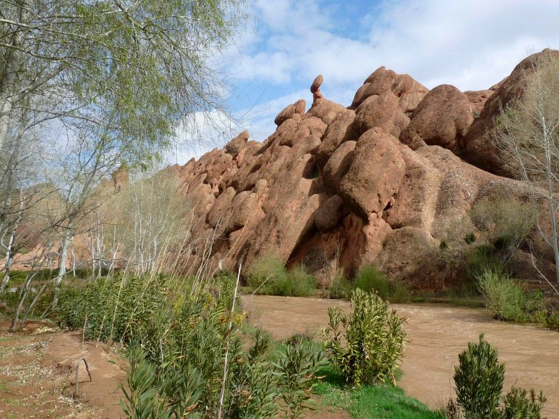 (48) Strange rocks by the Dades.jpg